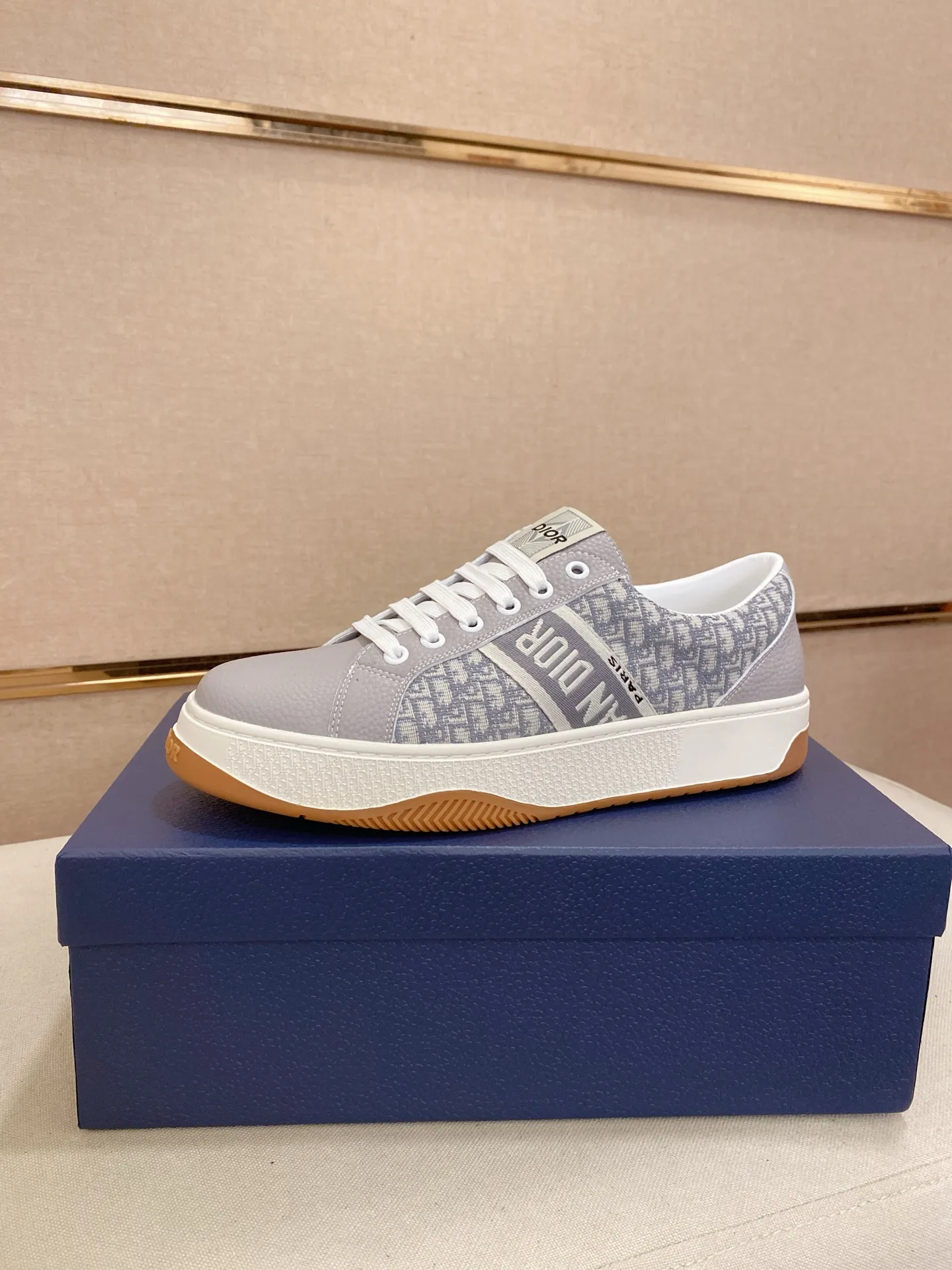Men's men's shoes 💰 400💰🇮🇹🇮🇹Dior D new model is on sale at the same time, upper 🇮🇹Imported stretch fabric from Italy Fully imported sheepskin lining💪💪, completely 1⃣️ to 1⃣️🇮🇹💪💪, ⚠Sole: Original sole provided by the original factory, exclusive movable molded sole super comfortable, ⚠Original factory follow-up, 🔍🔍high quality, you can come in and out at will, welcome to compare⚠. Code number: 38-44 (45 is custom-made and cannot be returned or exchanged)
